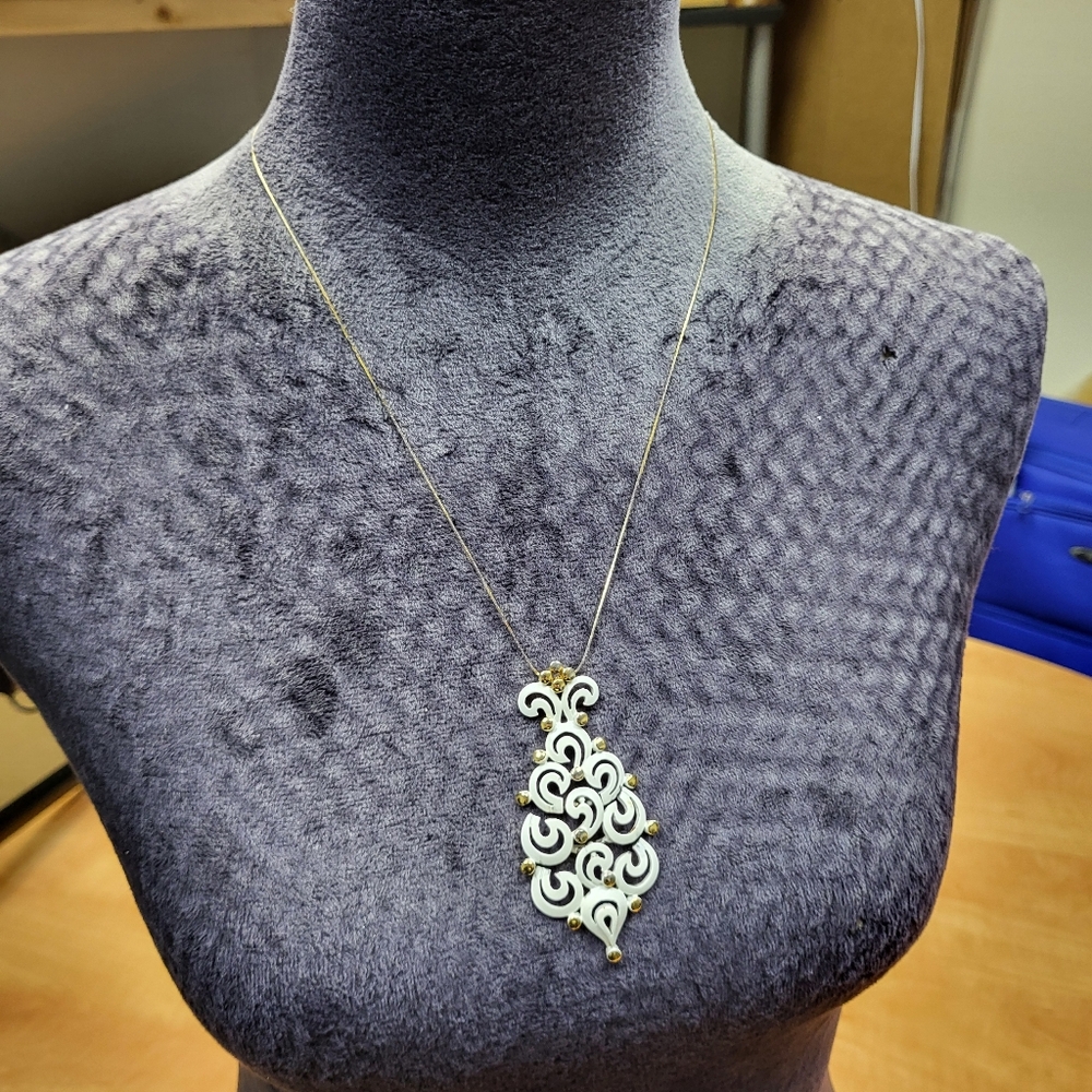 Monet Vintage Pendant Necklace